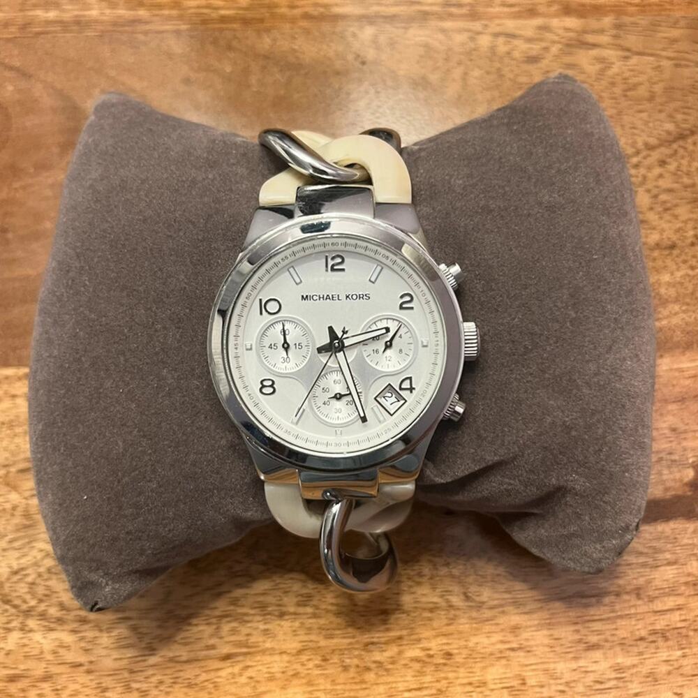 For Parts: Michael Kors Runway Twist Women's Watch MK-4263